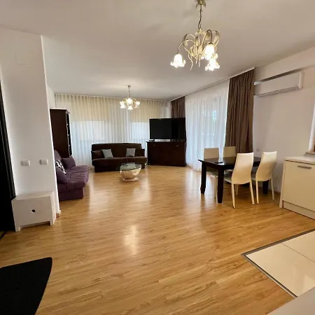 Coroni Apart 3 - Jacuzzi&Terasa Panoramica Brasov-2